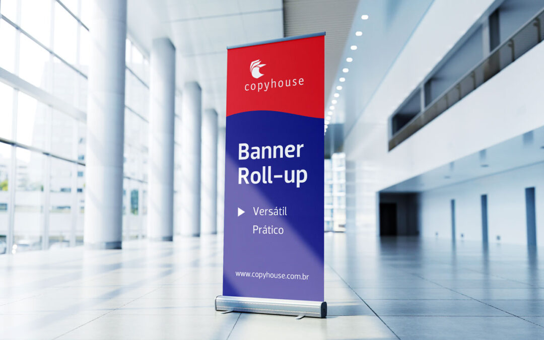 Banner roll up personalizado da Copy House em ambiente corporativo moderno no Rio de Janeiro. Impressão digital em alta resolução, estrutura retrátil e acabamento premium.